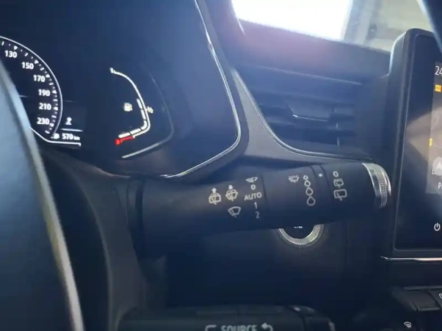 Renault Captur blue dci 95 — photo 32