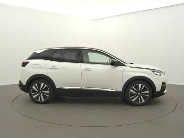 Peugeot 3008 hybrid4 300 e-eat8 — photo 42