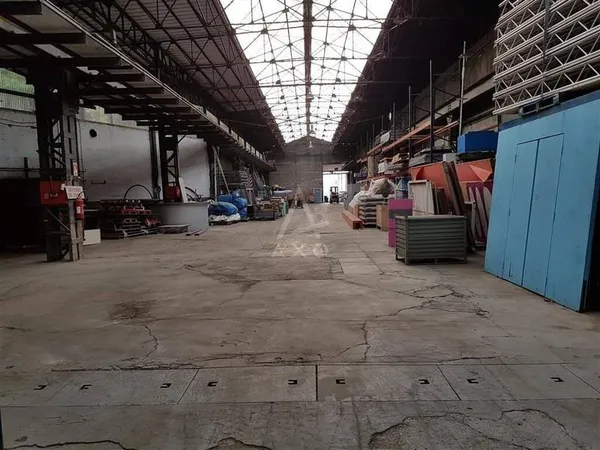 Local commercial 2746 m²