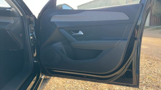 Peugeot 308 SW 1.2 PureTech 130 EAT8 - Allure – 2024 – 55408 km – Essence – Boîte Automatique — photo 35