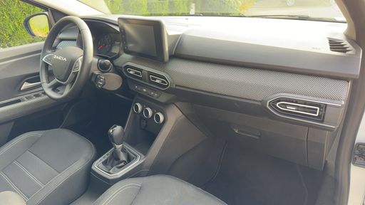 Dacia Sandero TCE 90 auto - Journey – 2025 – 2828 km – Essence – Boîte Automatique — photo 36
