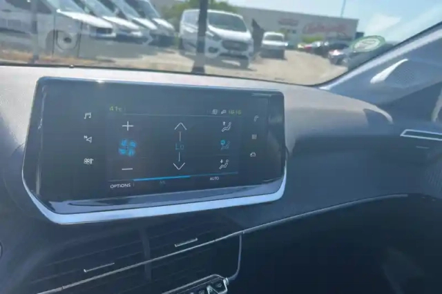 Peugeot 208 electrique 50 kwh 136ch — photo 21