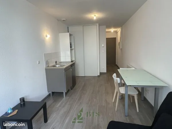 Studio 1 pièce 29 m²