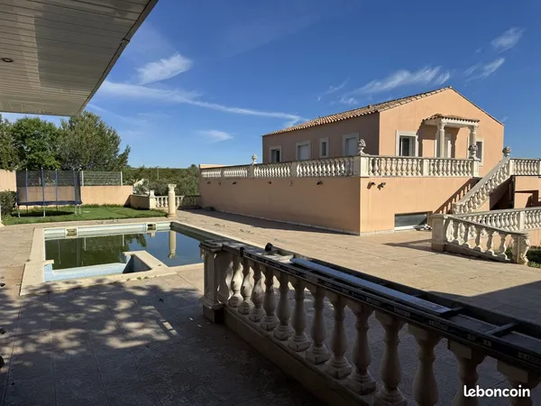 Local 522 m² Saint-Georges-d'Orques