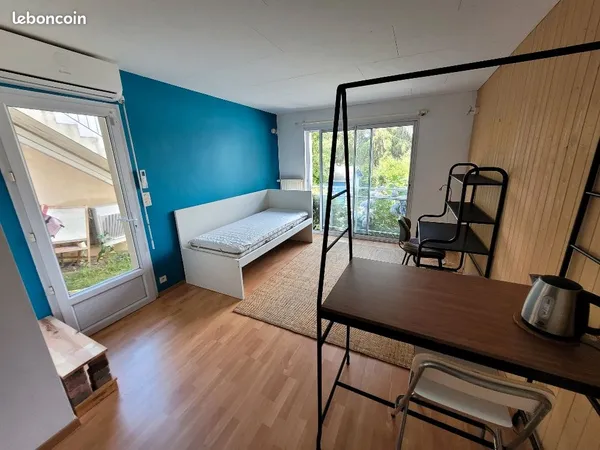 Studio/chambre indépendant dans maison individuelle