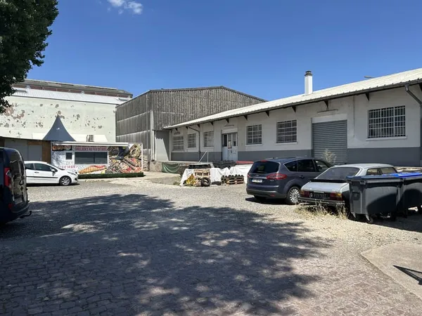 STRASBOURG MEINAU (67100) - Local professionnel de 843m2 sur
