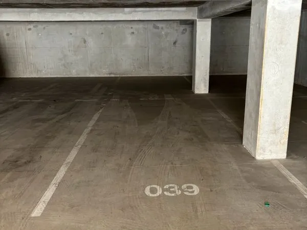 Parking Betheny 25m2