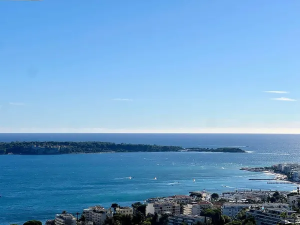 CANNES BASSE CALIFORNIE T4 DE 120M2 TERRASSE 22M2 VUE MER G