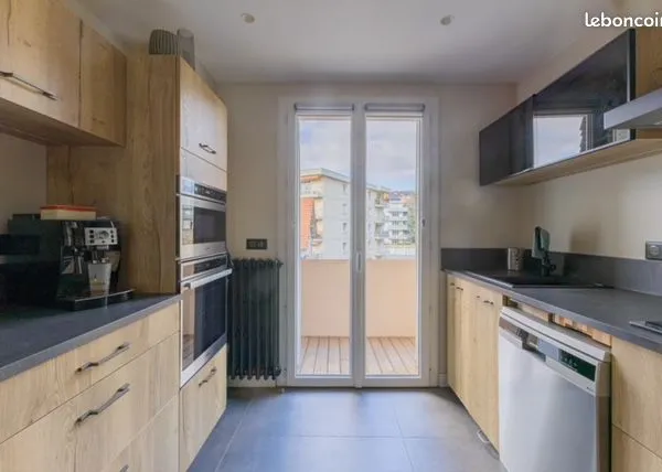 Appartement 3 pièces 67m2 Etage 1/4