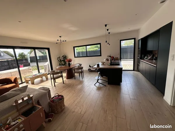 Maison comtemporaine de 2024 - 150 m² - 4 chambres - suite parentale - dpe a - terrain 450 m²