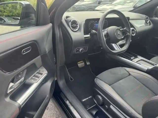 Mercedes Gla 200 d amg line — photo 8