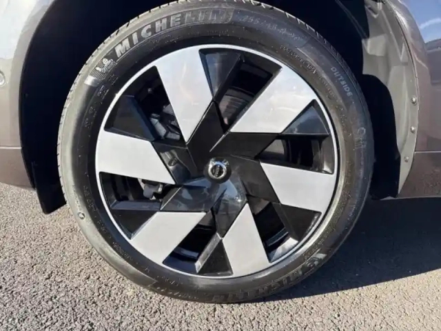 Volvo Xc60 t6 hybride rechargeable 253 + 145ch ultra style dark geartronic 8 awd — photo 4