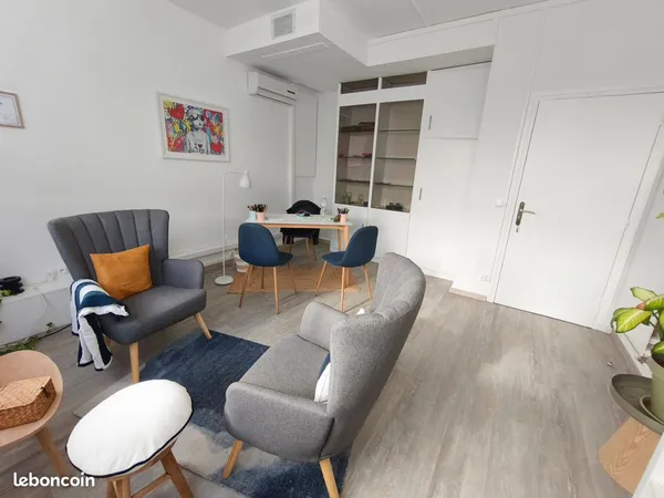 Sous-location bureau 20 m² — Centre médical (Hauts de Billère) — Disponible Janvier 2027