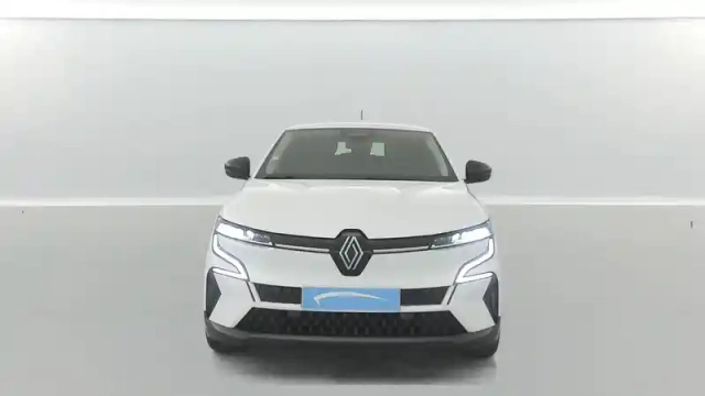Renault Megane e-tech ev40 130ch standard charge — photo 16