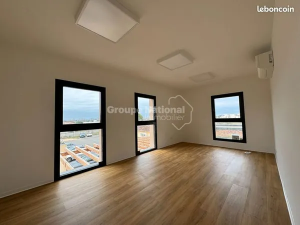 Local 19 m² MORIERES LES AVIGNON