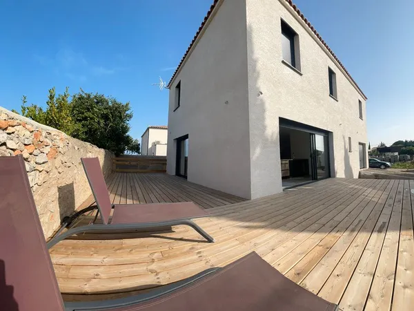 Villa neuve mireval