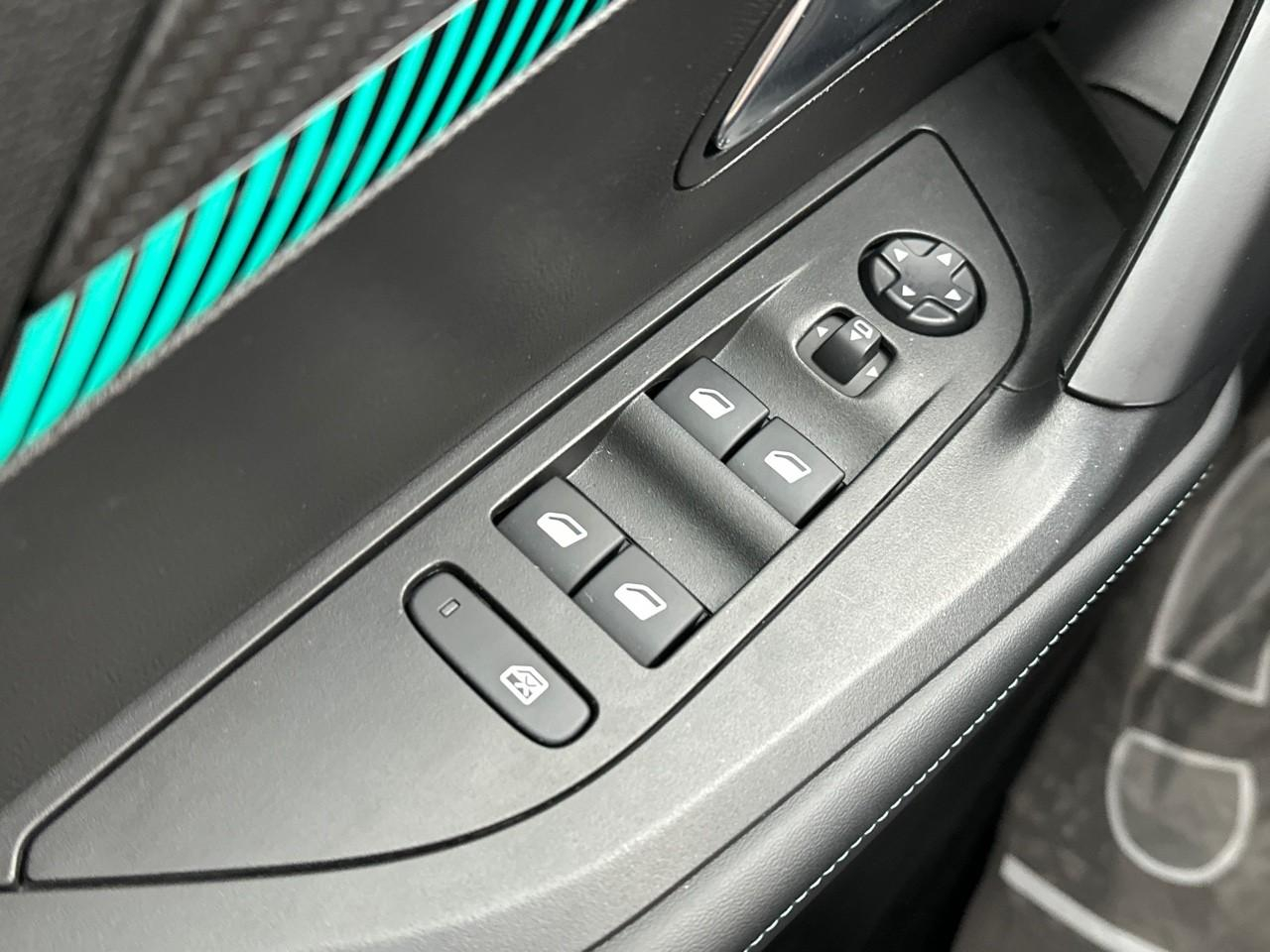 Peugeot 2008 puretech 100 s&s bvm6 allure — photo 15