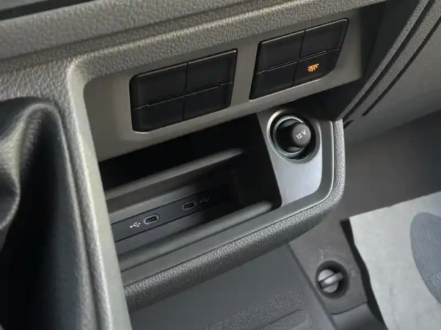 Volkswagen Crafter van 35 l3h3 2.0 tdi 140 ch — photo 19