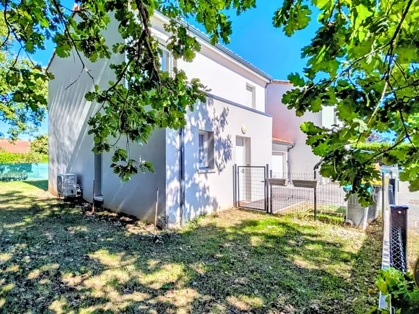 Auterive Superbe villa T4 récente et climatisée au calme ab