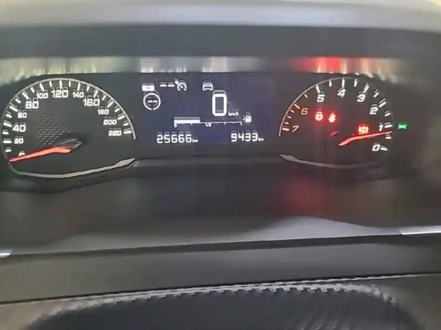 Peugeot 208 puretech 75 s&amp;s bvm5 — photo 10