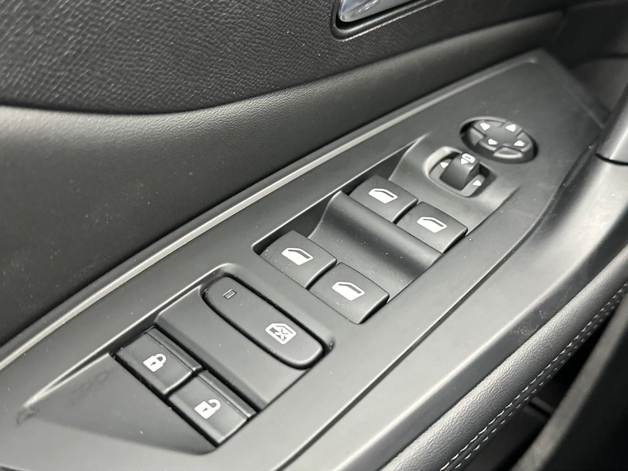 Peugeot 308 phev 180 e-eat8 allure — photo 15