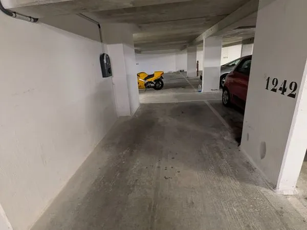 Place de parking sécurisée à proximité de la gare d'Ermont-Eaubonne
