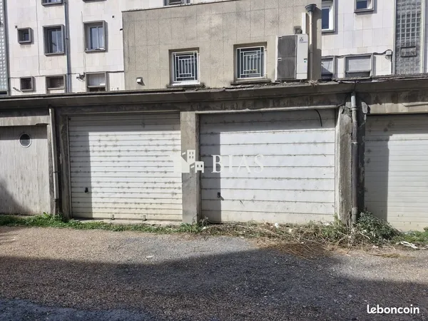 Parking/box 60 m² Louviers