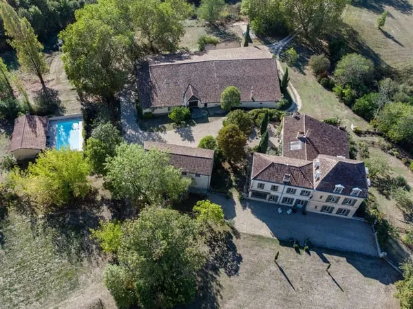 Dans l'Entre-deux-Mers, le château de la Fosse des 18e et 19e s.