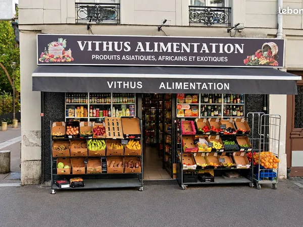 Murs de boutique à Paris 12