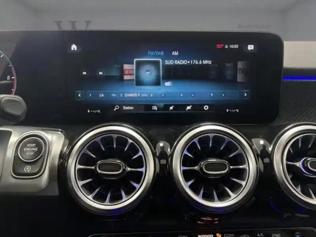Mercedes Glb 200 d amg line — photo 12