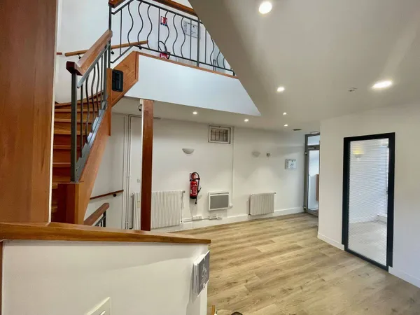 Local commercial 108 m²