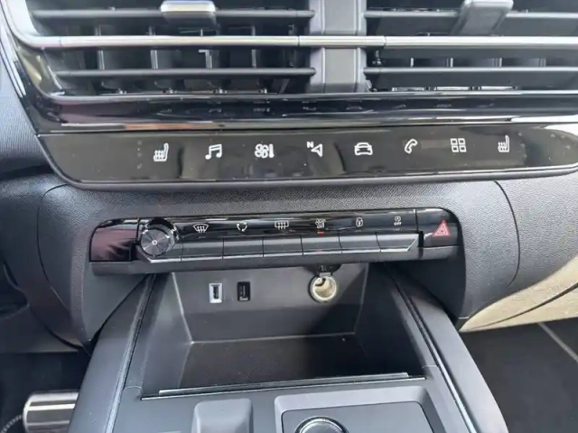 Citroën C5 Aircross hybride 136 e-dcs6 — photo 20