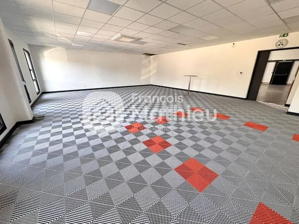 Local commercial 445 m²
