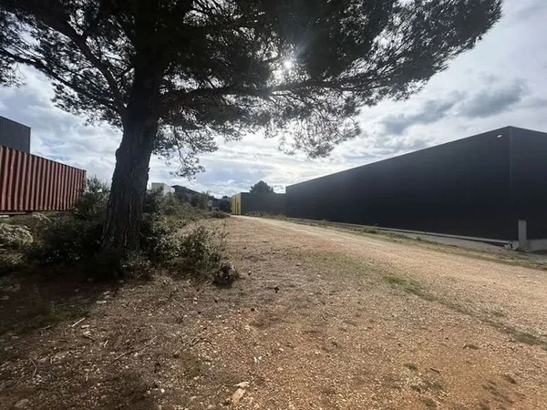Terrain 2000 m²