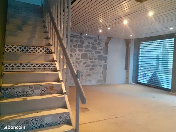 Beau local lumineux 170 m2 grenoble centre quartier notre dame/ sainte claire