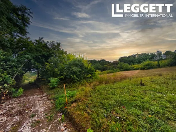 Exclusive ? 8,120m² plot with plans for two 153m² homes near Eymet, Dordogne