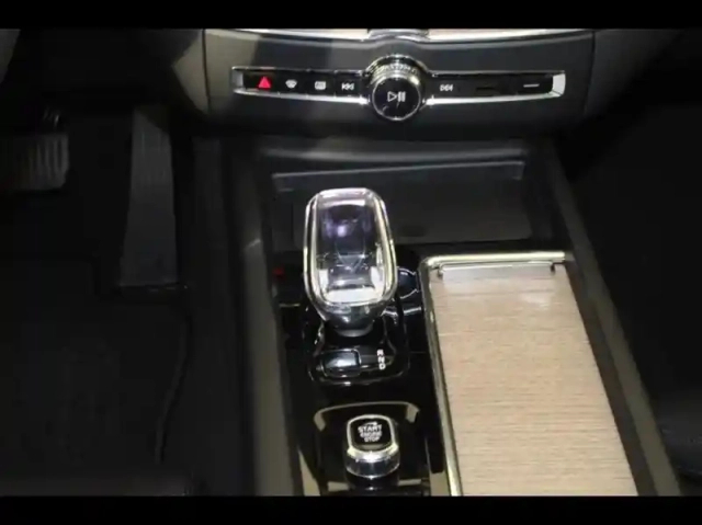 Volvo Xc60 t6 hybride rechargeable 350ch plus style dark geartronic 8 awd — photo 43
