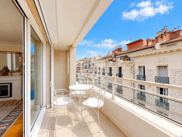 NICE - MUSICIENS : JOLI 3 PIÈCES EN DUPLEX AVEC TERRASSE