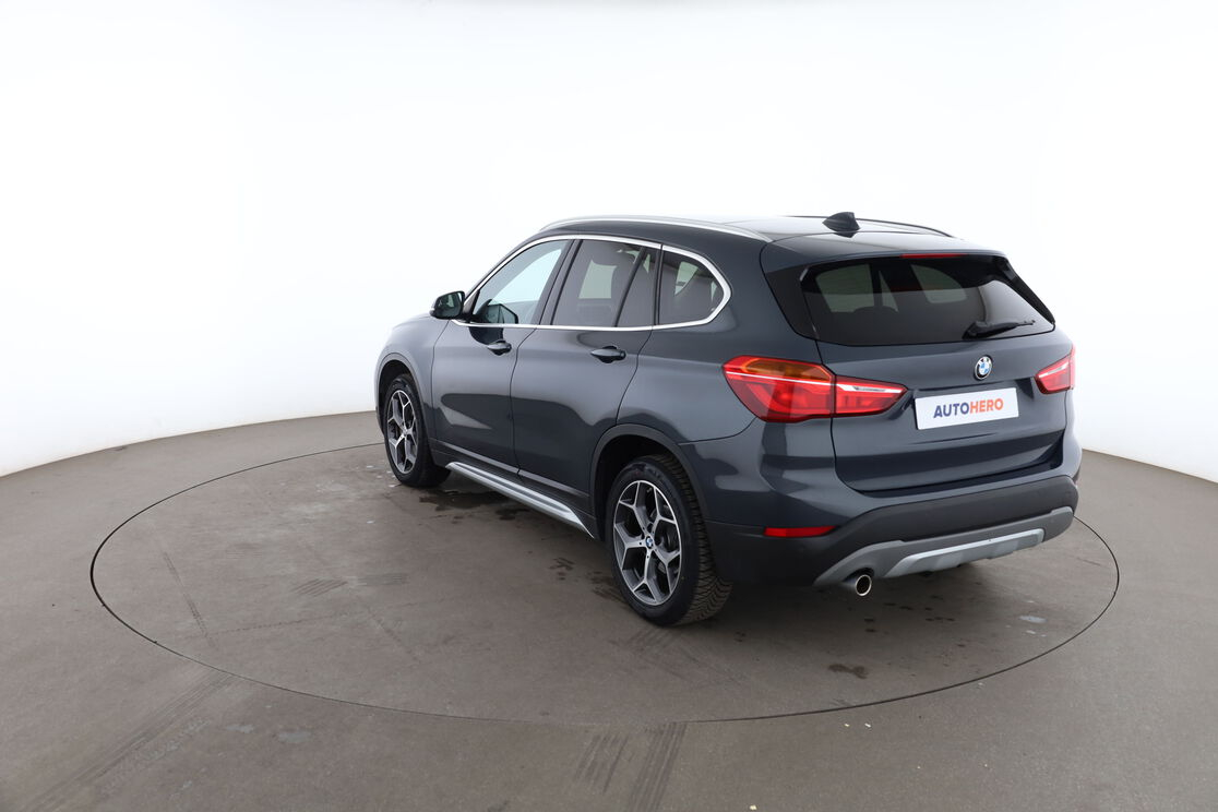 BMW X1 sDrive18i xLine — photo 3