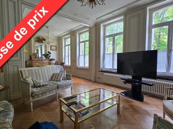 Maison 8 pièces 247 m²