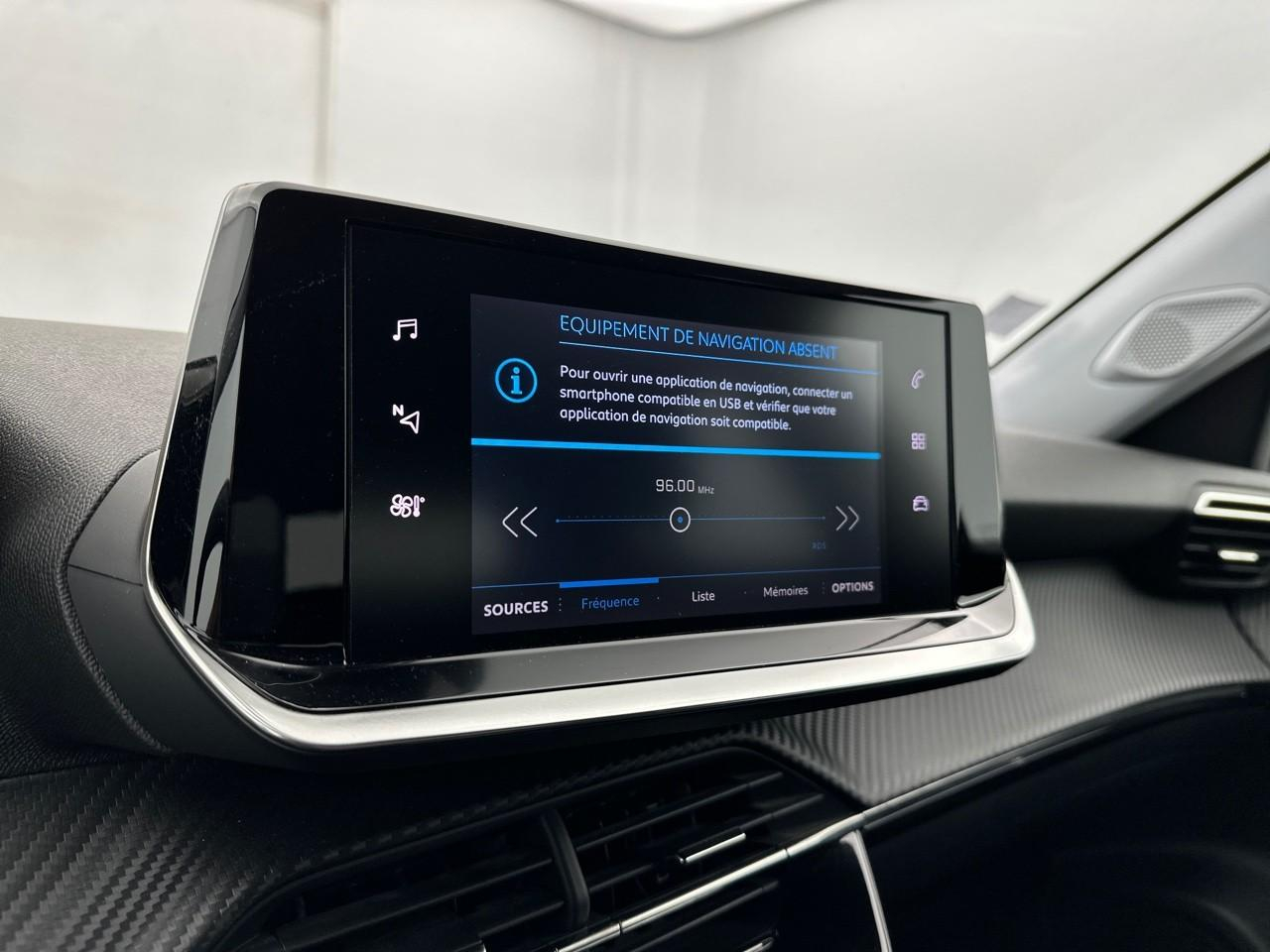 Peugeot 2008 puretech 130 s&s eat8 style — photo 10