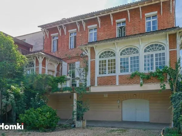 Maison 8 pièces 300 m²