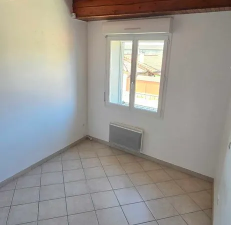 T4 lumineux 79 m² €" 3 chambres Parking Centre Heyrieux