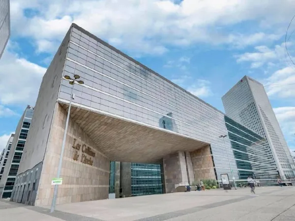 Bureau 2 pièces 4540 m²