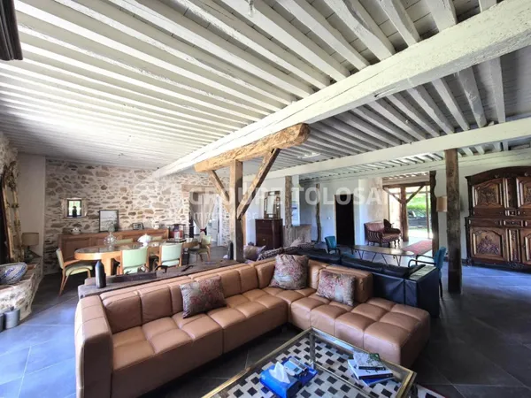 Maison en pierre 5 pièces 250 m²
