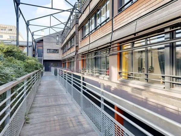Bureaux 66 m²