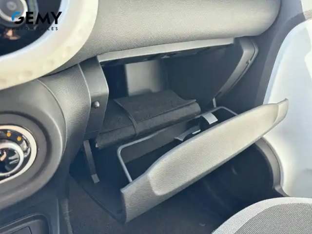 Renault Twingo iii e-tech — photo 24