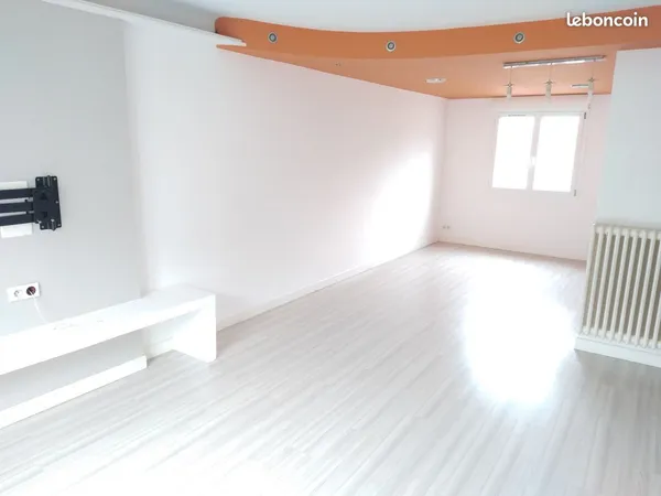 Appatement 73m2 cnetre de Fougeres
