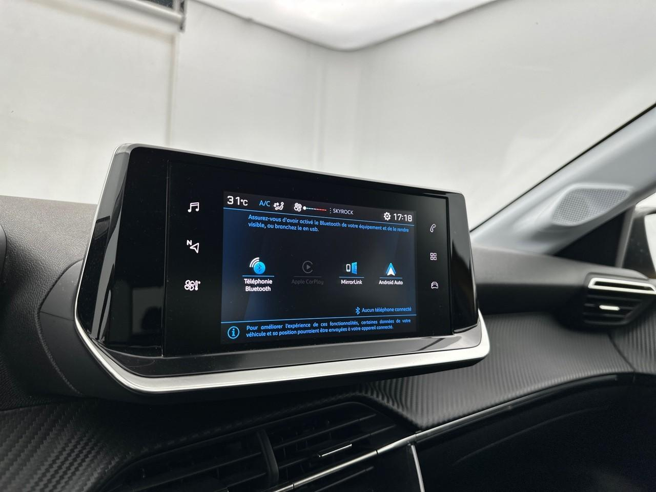 Peugeot 208 puretech 100 s&s bvm6 style — photo 23