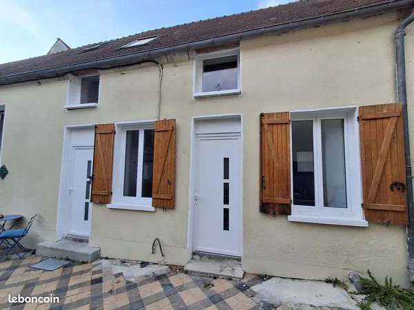 A louer : Petite maison mitoyenne en centre-ville de Liancourt